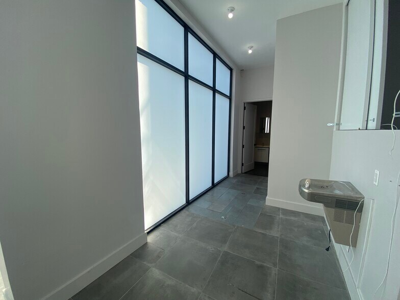 More Photos Of 253 McGuinness Blvd, Brooklyn General Retail For Lease