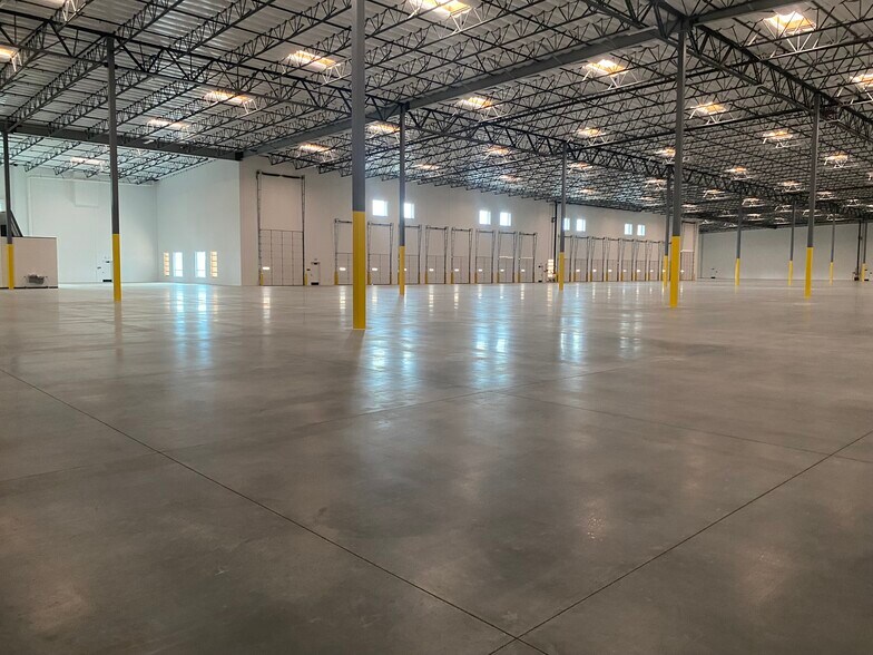 More Photos Of 2610 E Alessandro Blvd, Riverside Distribution For Lease