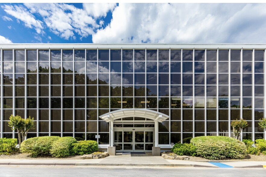 More Photos Of 1835 Savoy Dr, Atlanta Medical For Lease