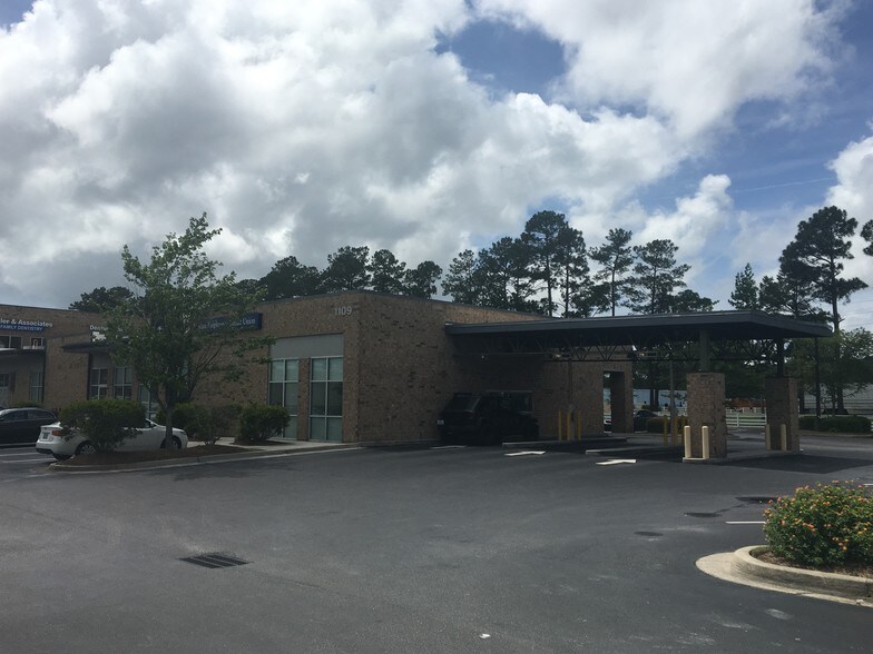 More Photos Of 1109 New Pointe Blvd, Leland Freestanding For Lease