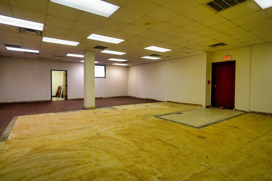 More Photos Of 8 NW 8th St, Oklahoma City Light Manufacturing For Lease