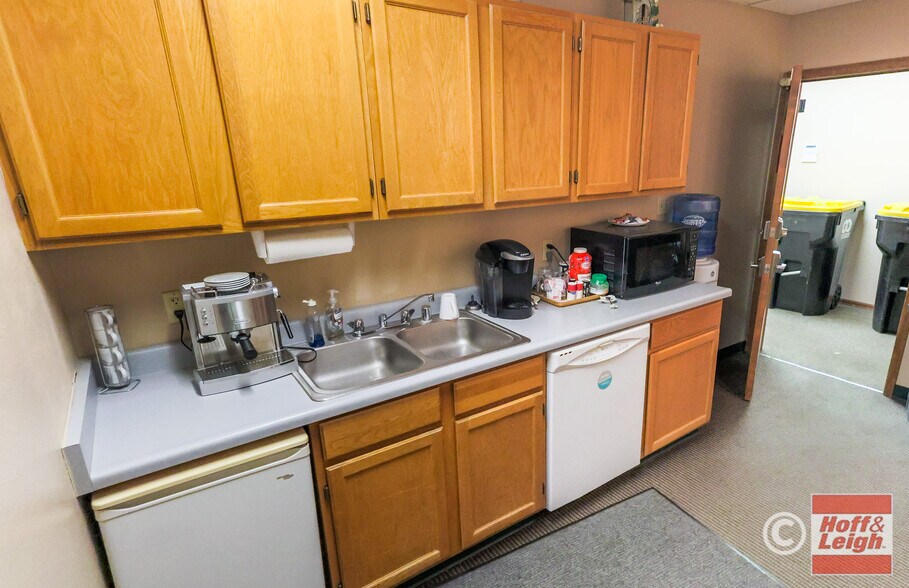 More Photos Of 6015 Lehman Dr, Colorado Springs Office For Sale