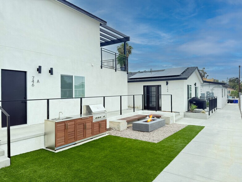 More Photos Of 740 Cotton St, San Diego Multifamily For Sale