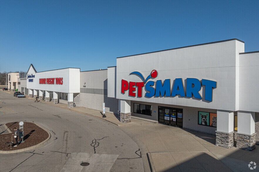 More Photos Of 1650-1720 E Sherman Blvd, Muskegon Freestanding For Lease