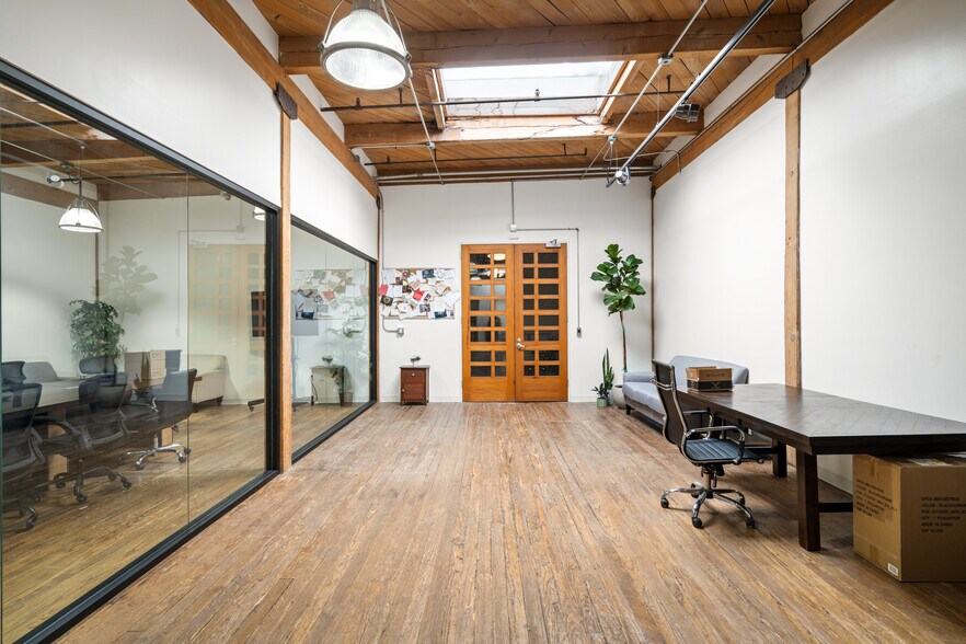 More Photos Of 1113 Vine St, Houston Loft Creative Space For Lease