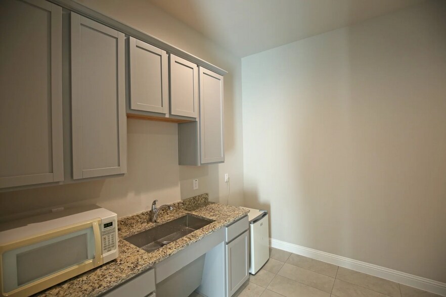 More Photos Of 2601 Little Elm Pkwy, Little Elm Unknown For Lease