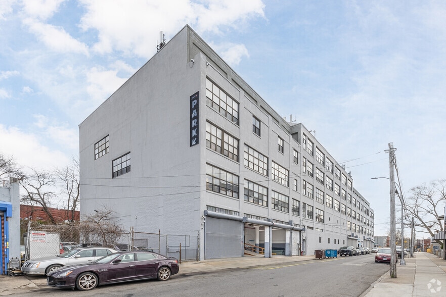 More Photos Of 59-00 Decatur St, Ridgewood Warehouse For Lease