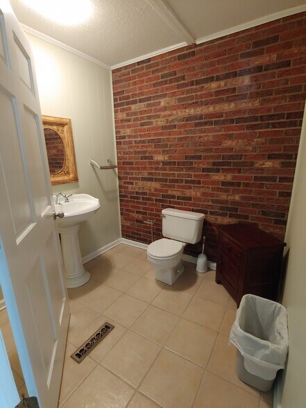 More Photos Of 725 W Main St, Jamestown Office For Lease