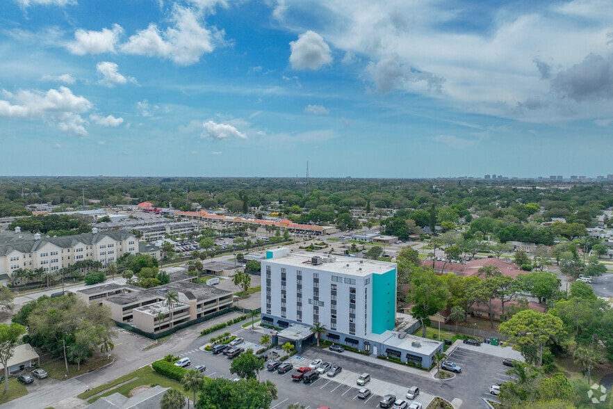 More Photos Of 1520 Jeffords St, Clearwater Apartments For Sale