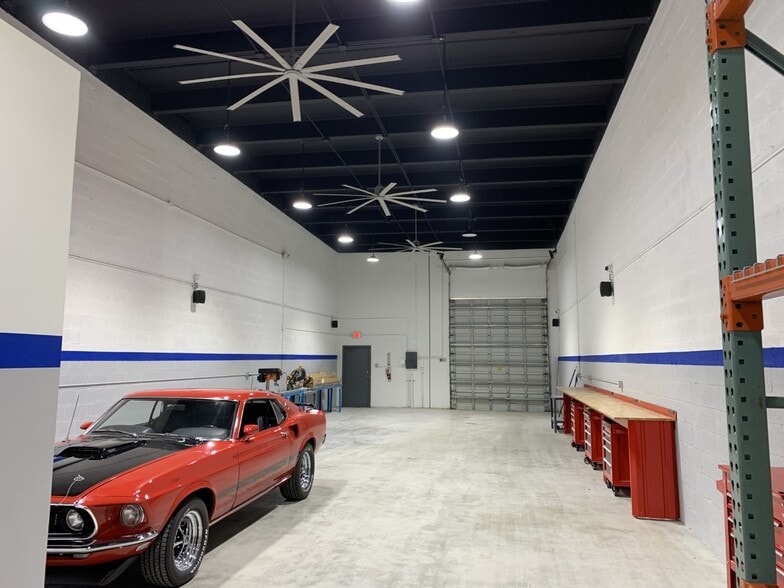 More Photos Of 4960 NW 165th St, Miami Warehouse For Sale