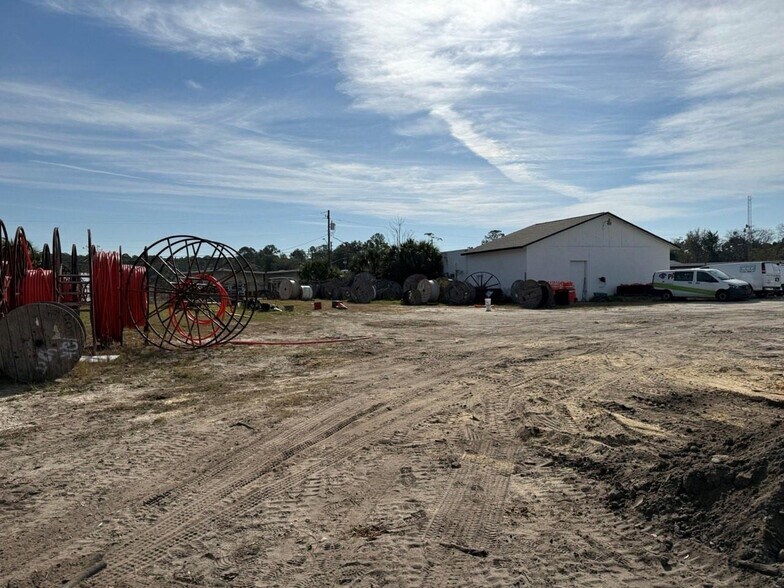 More Photos Of 2720 NE 20th Way, Gainesville Warehouse For Sale