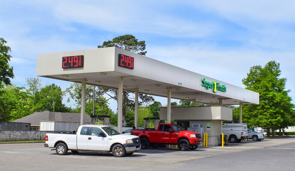 More Photos Of 215 W Willow St, Lafayette Storefront For Lease