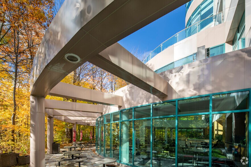 More Photos Of 5150 Spectrum Way, Mississauga Office For Lease