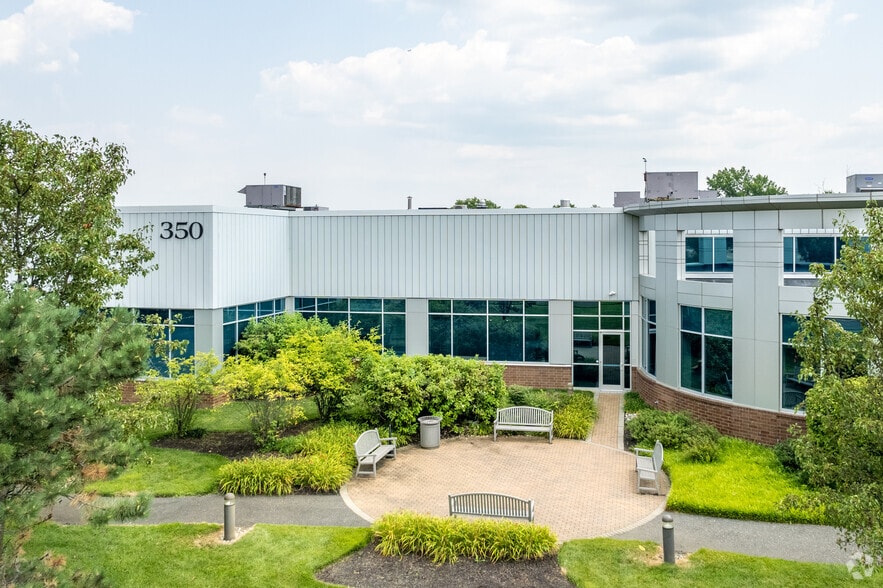 More Photos Of 350 Fellowship Rd, Mount Laurel Office For Lease
