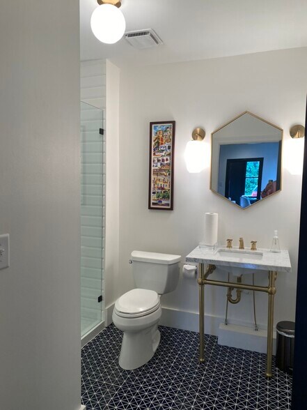 More Photos Of 311 22nd Ave N, Nashville Office Residential For Sale