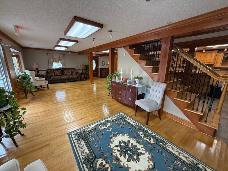 More Photos Of 102 Live Oak St, Tabor City Restaurant For Sale