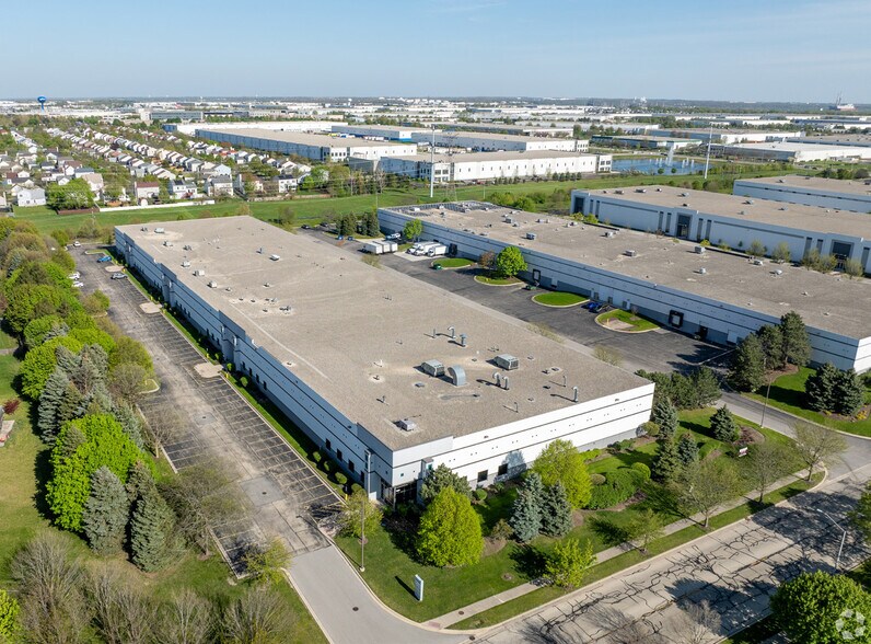 More Photos Of 594 Territorial Dr, Bolingbrook Warehouse For Lease