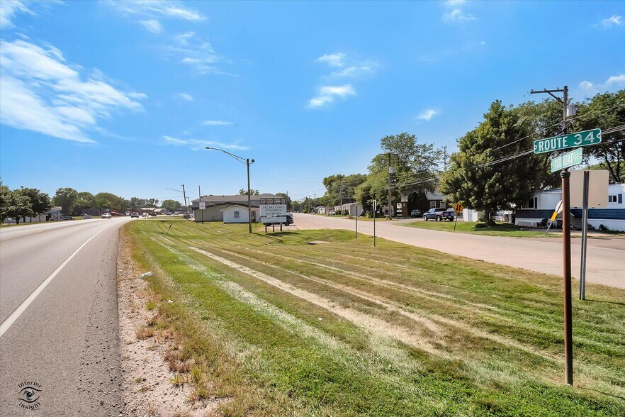 More Photos Of 1112 E Railroad St, Sandwich Office For Sale