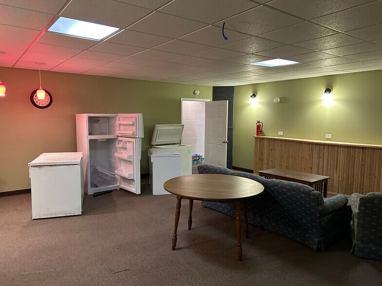 More Photos Of 134 Baltimore St, Hanover Flex For Lease