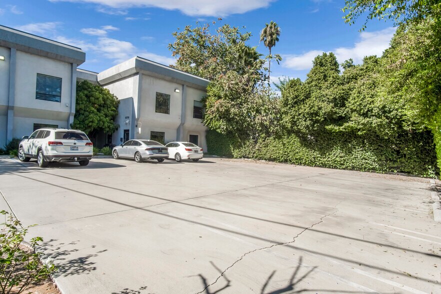 More Photos Of 18709 Topham St, Tarzana Loft Creative Space For Sale