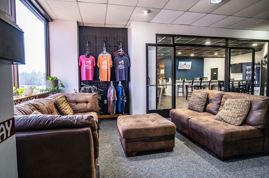 More Photos Of 2628 Bill Owens Pky, Longview Health Club For Sale