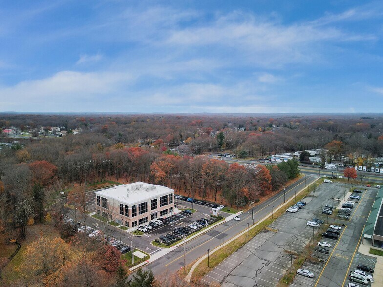 More Photos Of 55 Willow Ln, Marlboro Medical For Lease