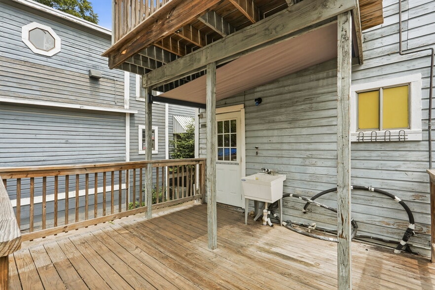 More Photos Of 318 Martinez St, San Antonio Storefront Retail Office For Lease