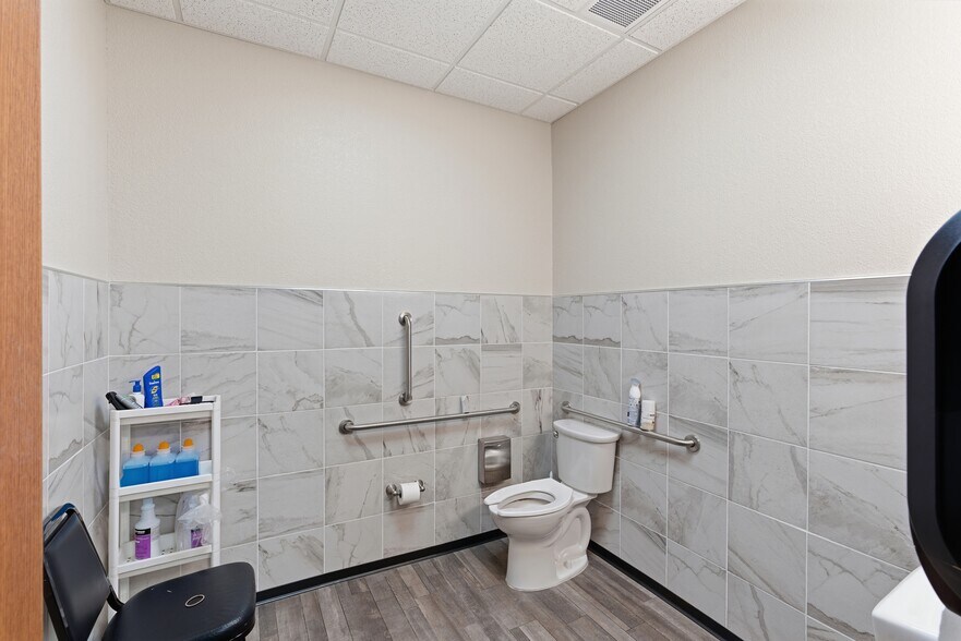 More Photos Of 218 Minnesota Ave NW, Bemidji Medical For Sale