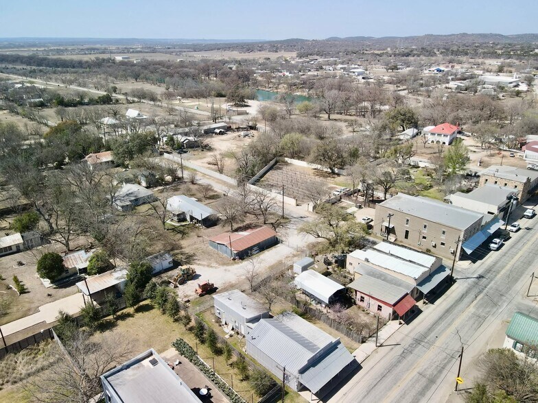 More Photos Of 309 FM 480, Center Point Fast Food For Sale