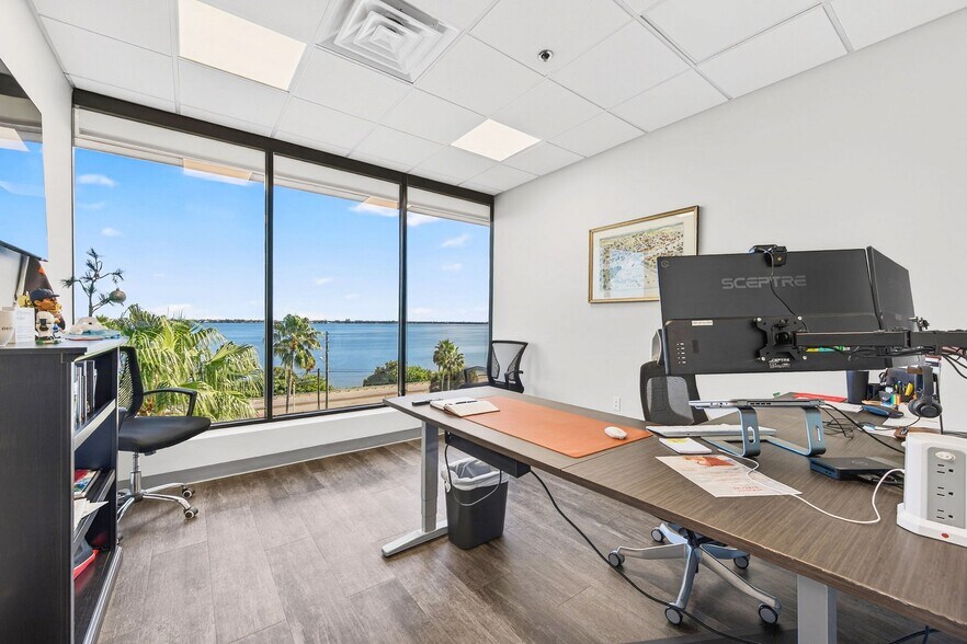 More Photos Of 930 S Harbor City Blvd SW, Melbourne Office For Sale