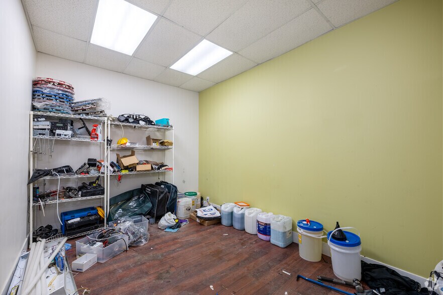 More Photos Of 1247 36th Ave NE, Calgary Warehouse For Lease