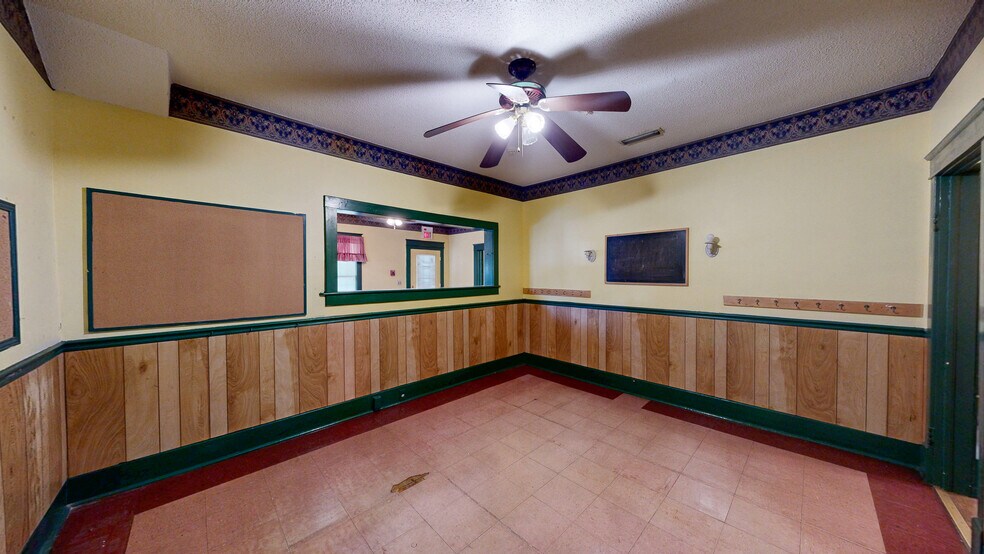 More Photos Of 104 N Herring St, Dothan Office For Sale