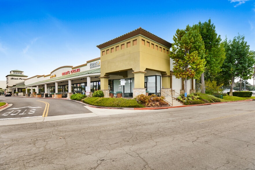 More Photos Of 1550-1590 E Rosecrans Ave, El Segundo Unknown For Lease