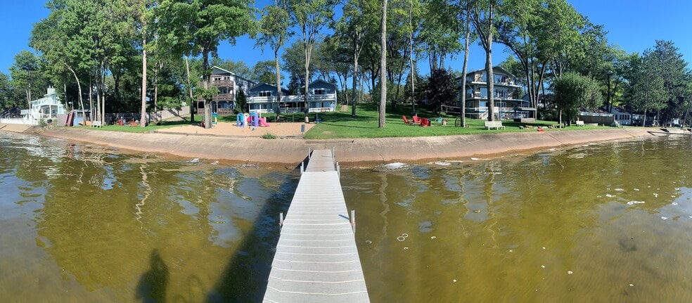 More Photos Of 104 W Houghton Lake Dr, Prudenville Hotel For Sale