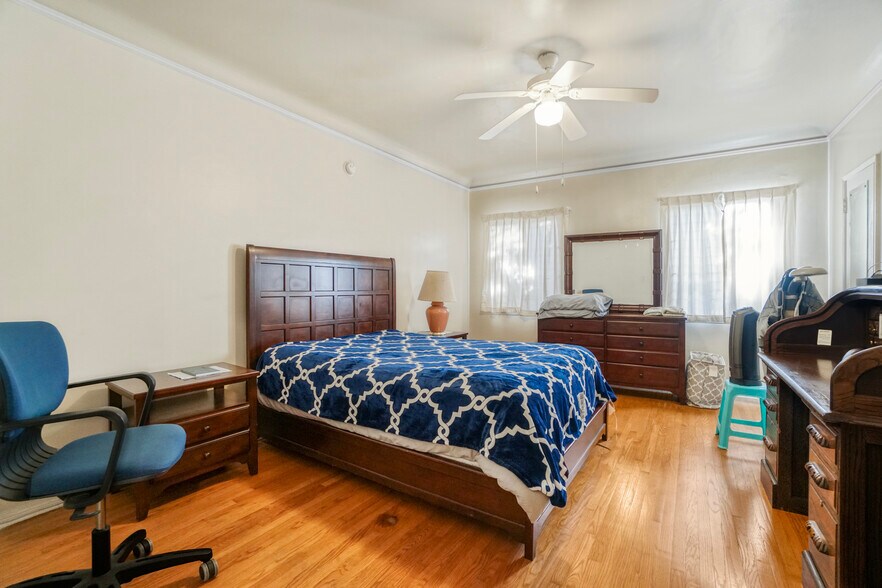 More Photos Of 728 S Genesee Ave, Los Angeles Apartments For Sale