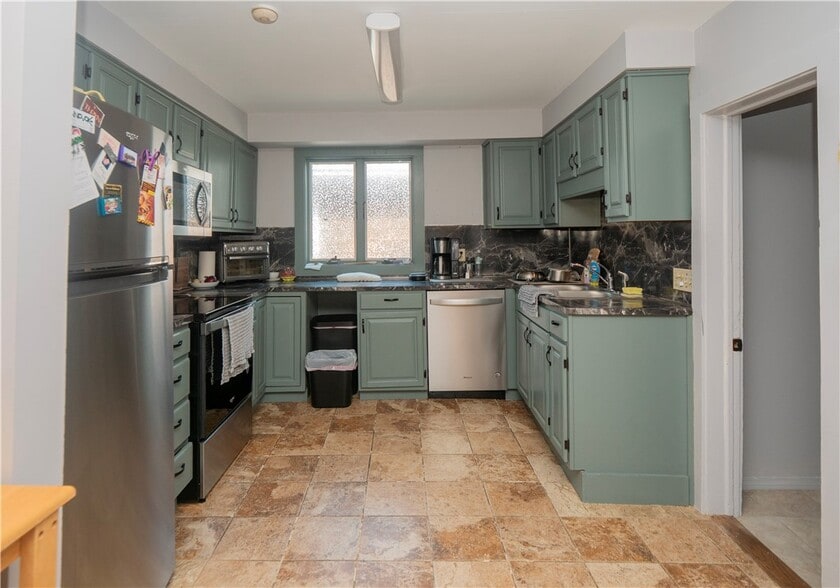 More Photos Of 130-132 Spring St, Newport Apartments For Sale