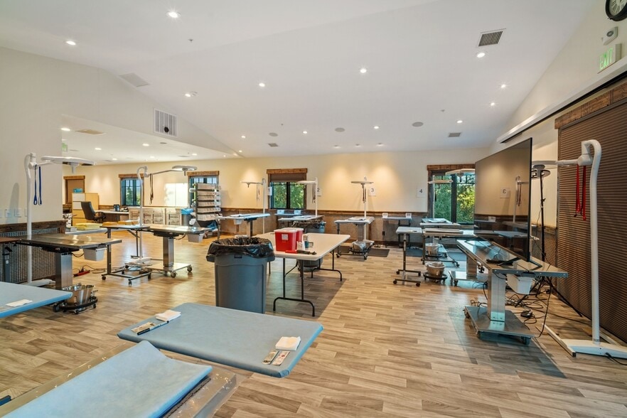 More Photos Of 5373 Highway 224, Park City Medical For Sale