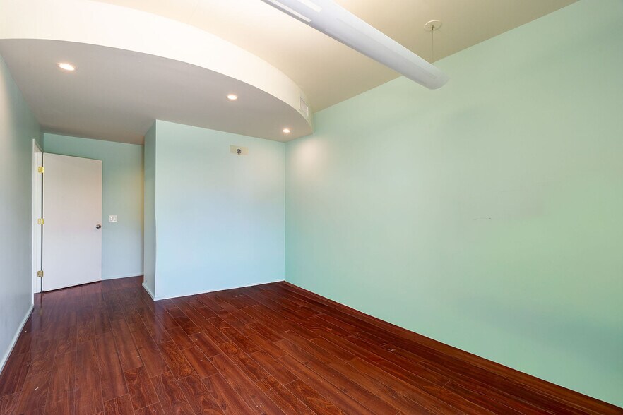 More Photos Of 189-193 S Civic Dr, Palm Springs Medical For Sale