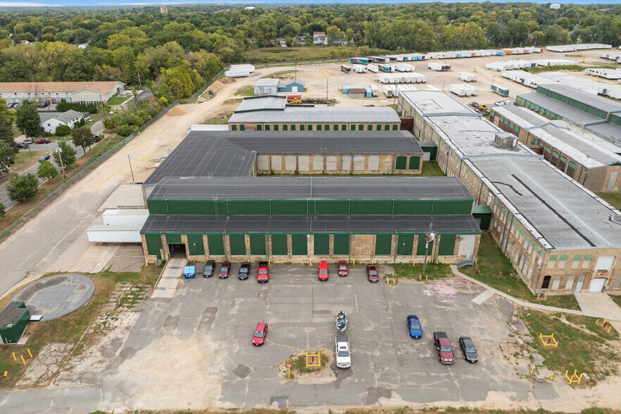 More Photos Of 1024 Hazel St N, Saint Paul Warehouse For Lease
