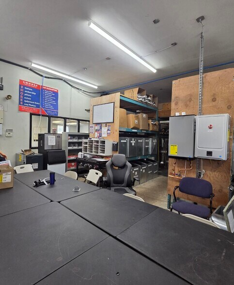 More Photos Of 180 Kinderkamack Rd, Park Ridge Warehouse For Lease