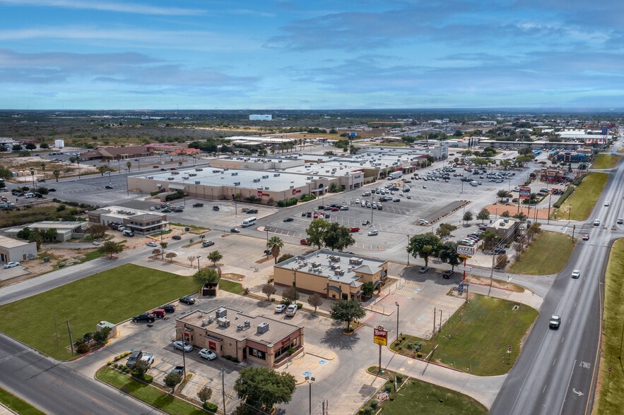 More Photos Of 2205 Veterans Blvd, Del Rio Unknown For Lease