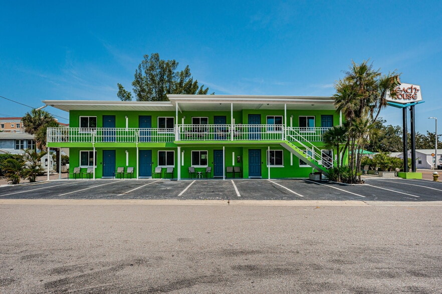 Primary Photo Of 12100 Gulf Blvd, Treasure Island Hotel For Sale