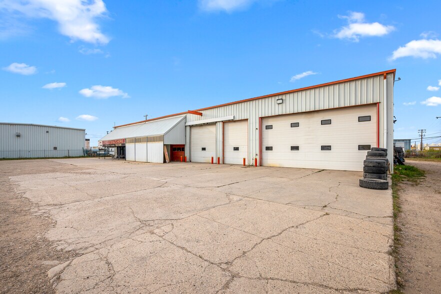More Photos Of 5114 62 St, Lloydminster Warehouse For Sale