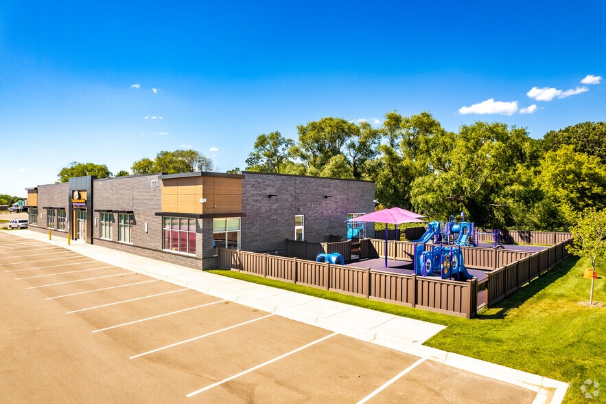 More Photos Of 855 Vikings Parkway, Eagan Restaurant For Lease