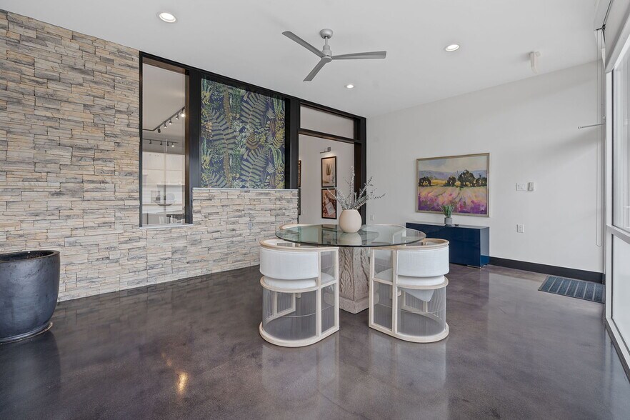 More Photos Of 508 E 53rd St, Austin Loft Creative Space For Sale