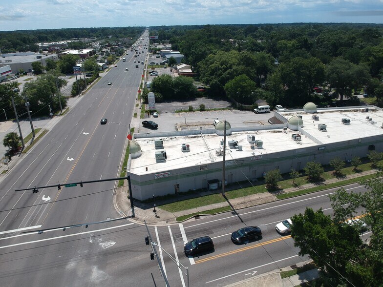 More Photos Of 6011-6025 103rd St, Jacksonville Unknown For Lease