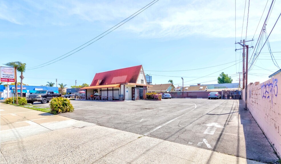 More Photos Of 806 S Main St, Santa Ana Fast Food For Sale