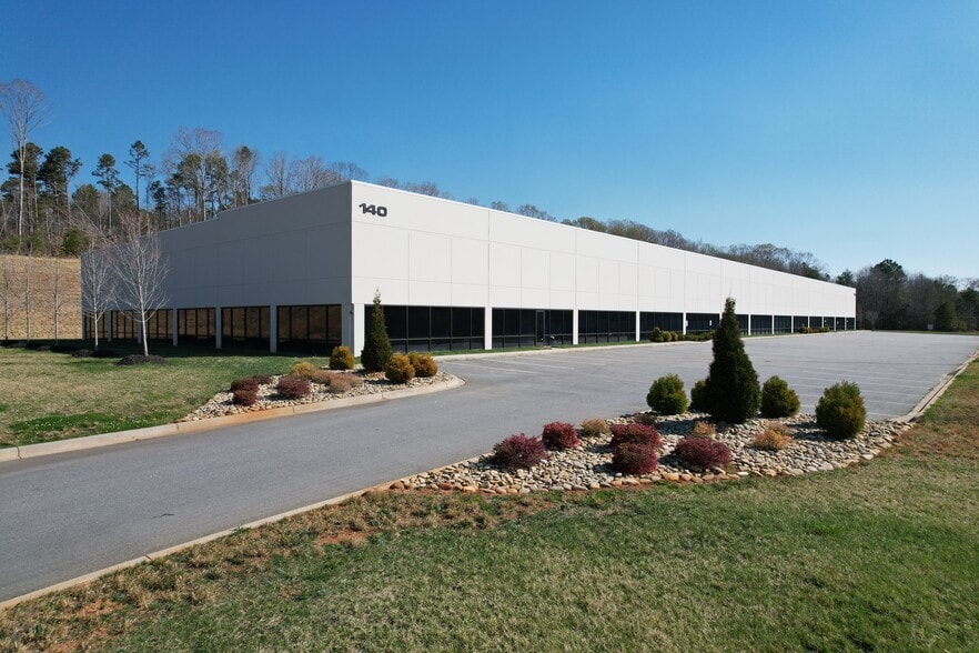 More Photos Of 140 Corporate Dr, Spartanburg Research And Development For Lease