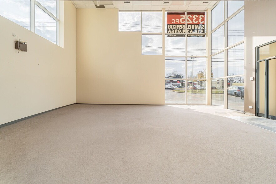 More Photos Of 4811-4819 Boul Saint-Charles, Montréal General Retail For Lease