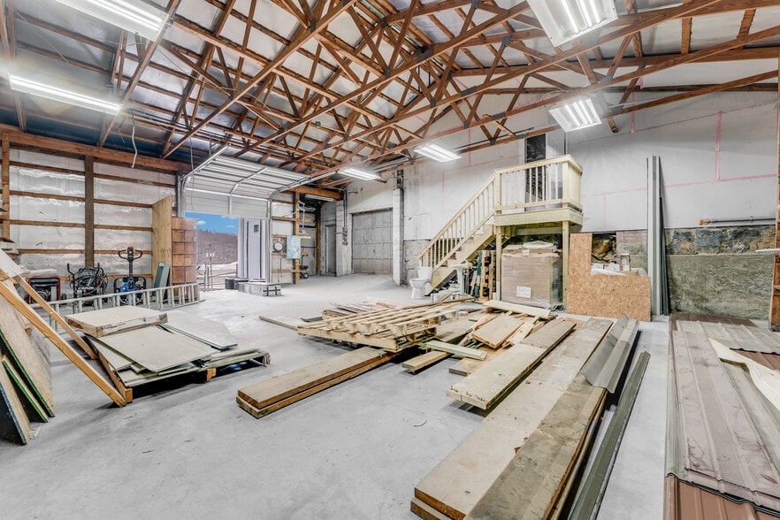 More Photos Of 205 10th St, Fairmont Office For Sale